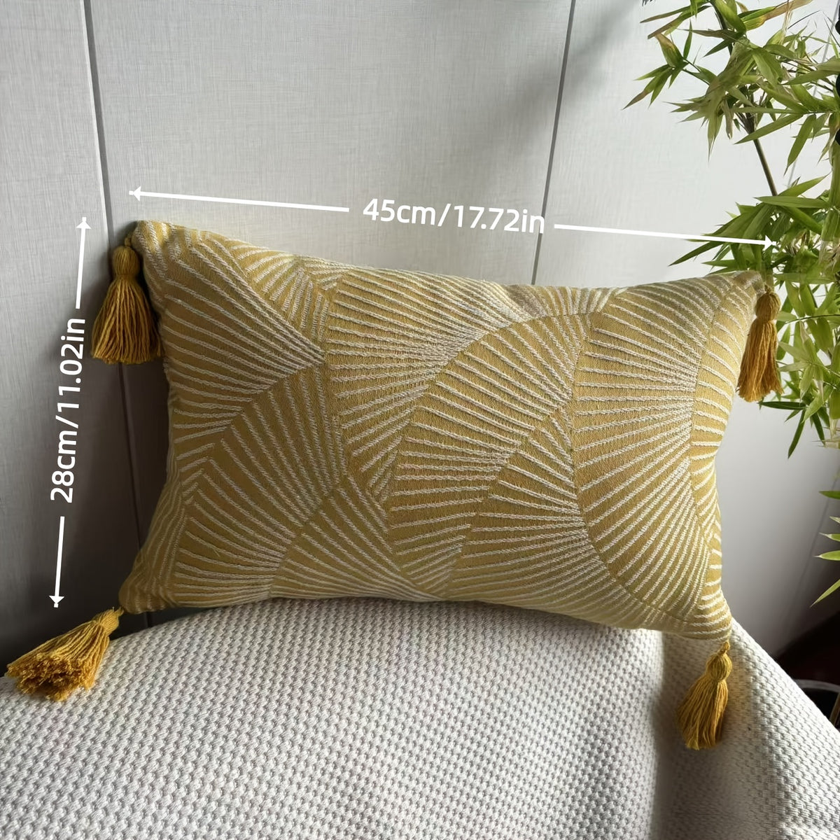 1 Bohemian Lumbar Pillow with Tassels, Includes Pillow Insert, Throw Pillow, Cushion, Decorative Wedding Living Room Bedroom Sofa Bed Chair Country Vintage Cushion Cover, Bohemian Room All-Season Home Decor