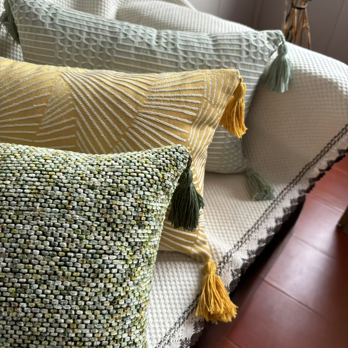 1 Bohemian Lumbar Pillow with Tassels, Includes Pillow Insert, Throw Pillow, Cushion, Decorative Wedding Living Room Bedroom Sofa Bed Chair Country Vintage Cushion Cover, Bohemian Room All-Season Home Decor