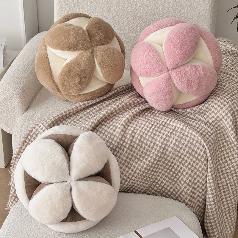 Ins Hydrangea Shaped Throw Pillow, Irregular Splicing Decorative Cushion, Soft Aesthetic Accent Pillow for Living Room Bedroom Home Decor