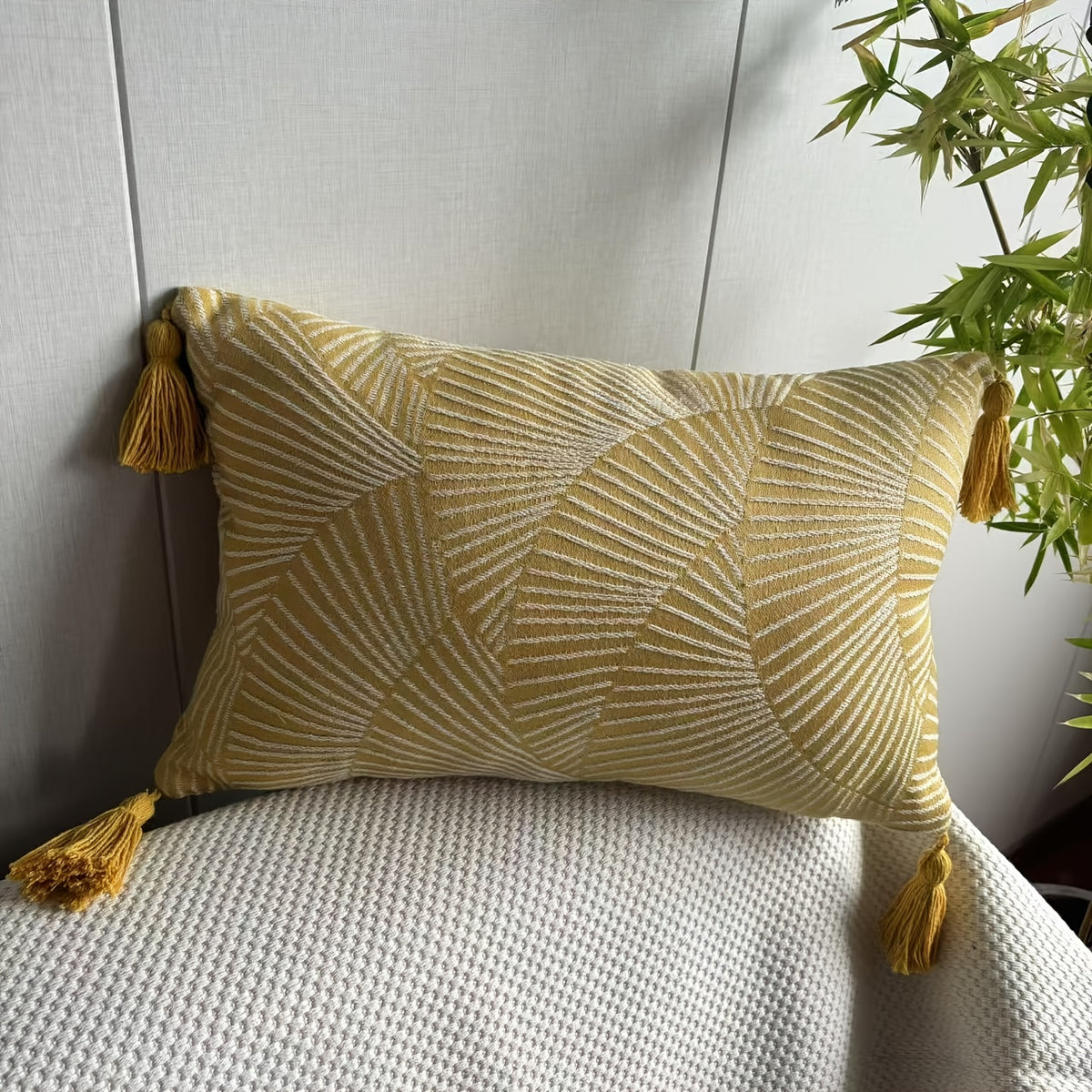 1 Bohemian Lumbar Pillow with Tassels, Includes Pillow Insert, Throw Pillow, Cushion, Decorative Wedding Living Room Bedroom Sofa Bed Chair Country Vintage Cushion Cover, Bohemian Room All-Season Home Decor